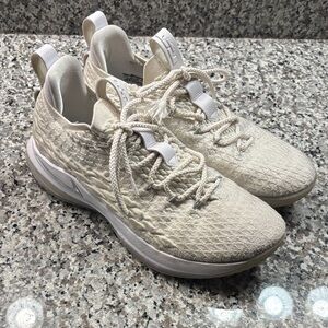 Nike Air Max LeBron 15 White Metallic